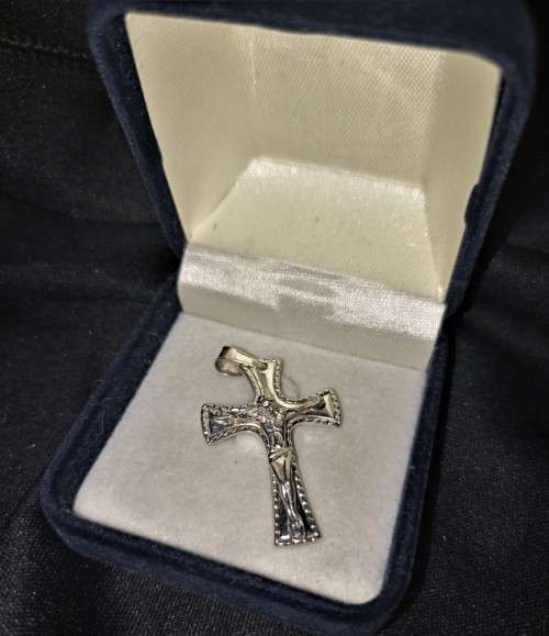 REMARKABLE SOLID 925 STERLING SILVER CROSS PENDANT!!!